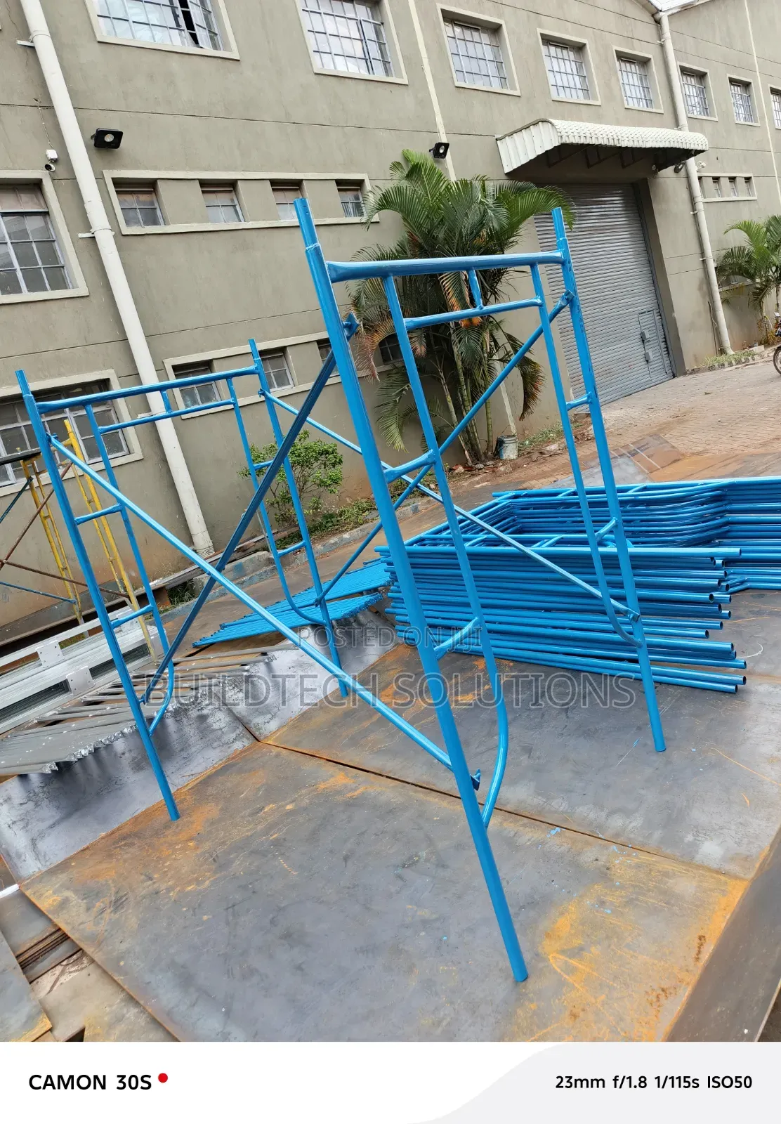 Strong Scaffolding Ladder 2m Height 1.6m Length 1.2m Width