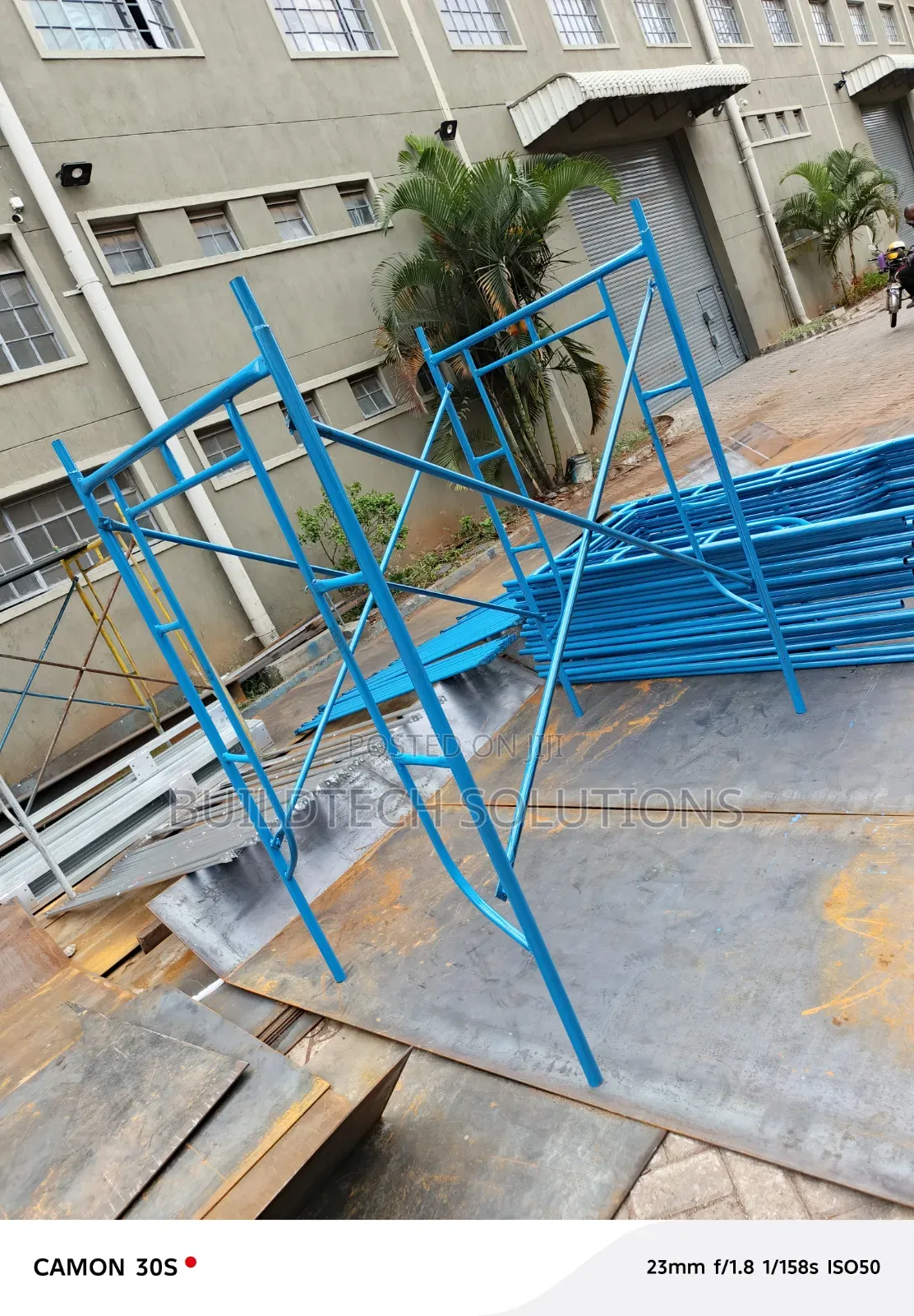Industrial Scaffolding Ladder 2m Safe Reliable for Site Work