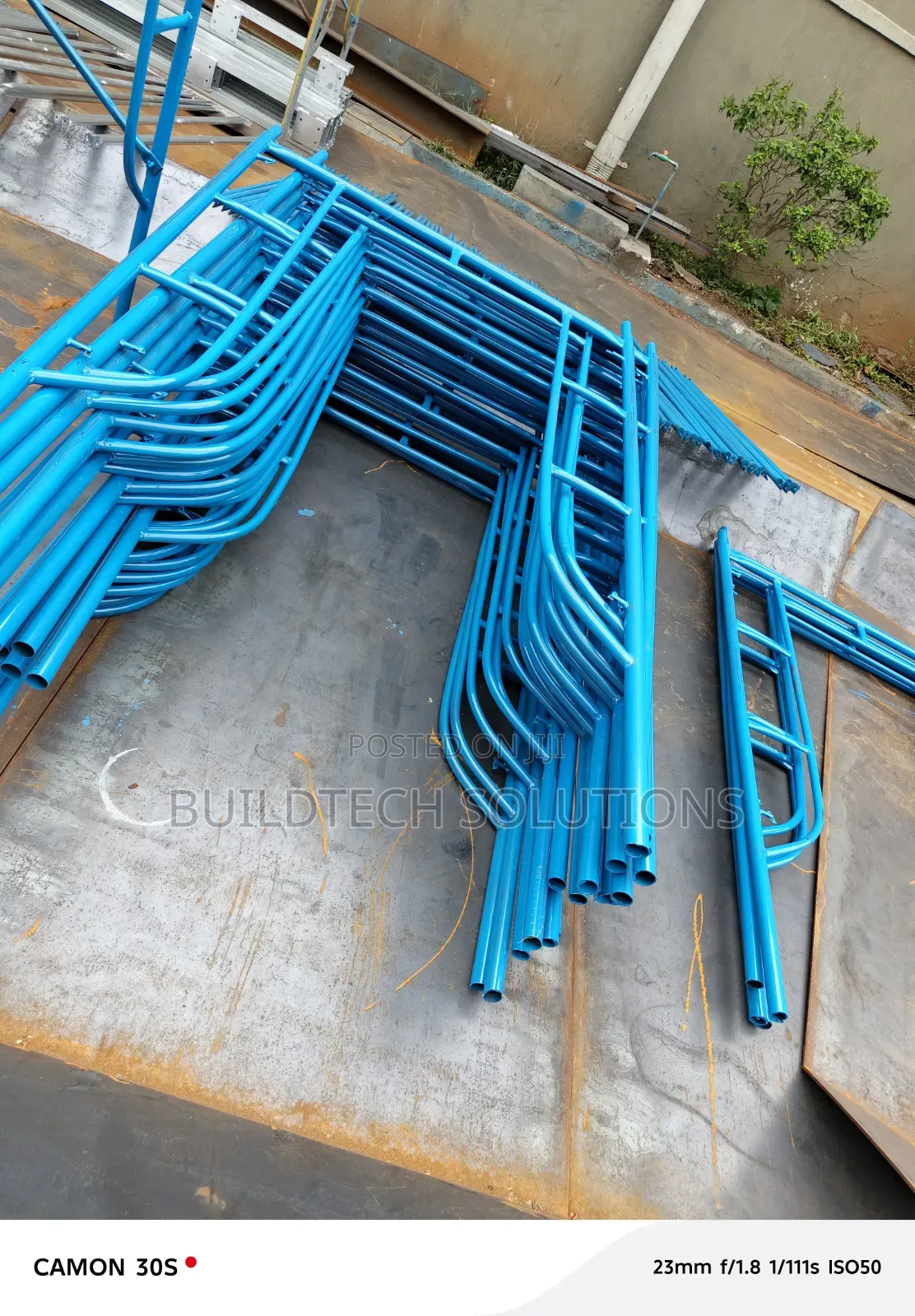 Industrial Scaffolding Ladder 2m Safe Reliable for Site Work