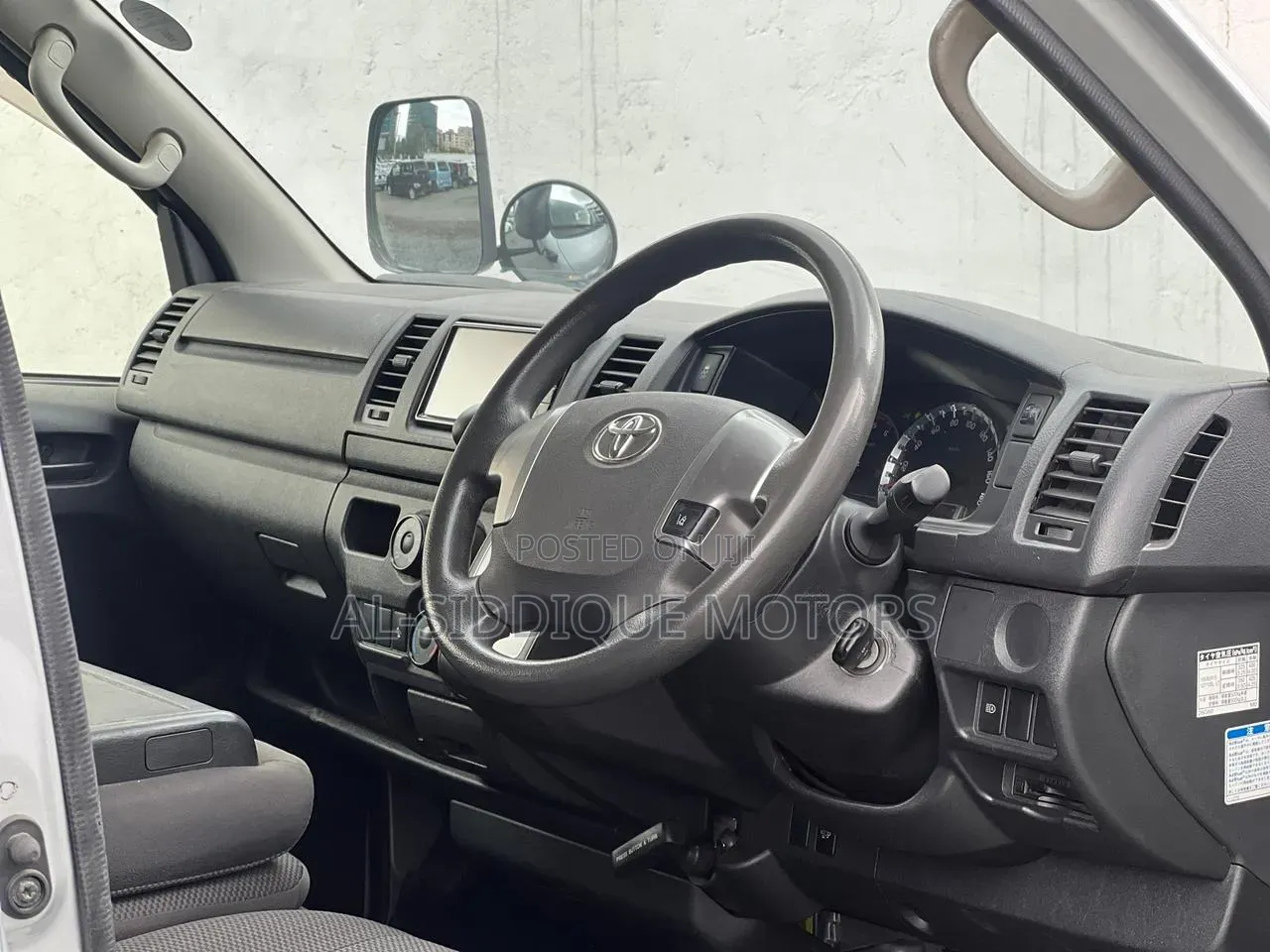 Toyota HiAce 2018 Silver