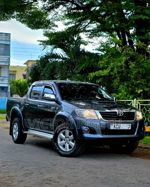 Toyota Hilux 2011 Silver