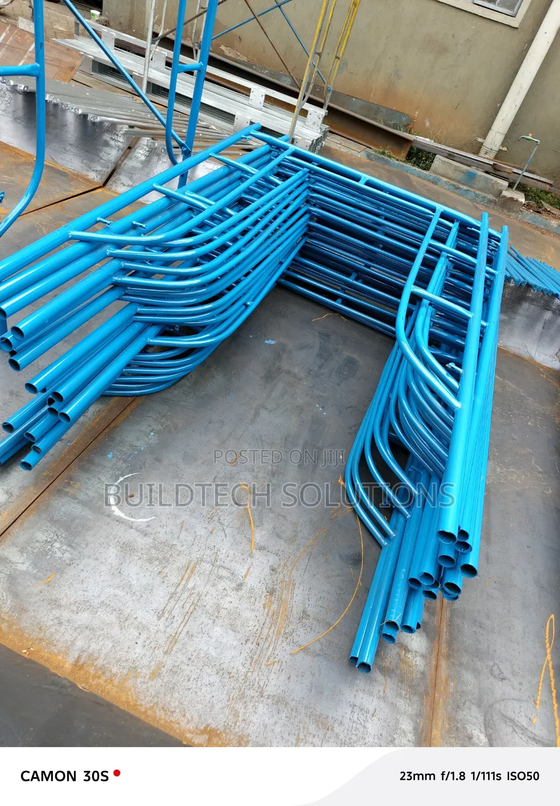 Strong Steel Scaffolding Ladder Platform 2m Wide Stable Design