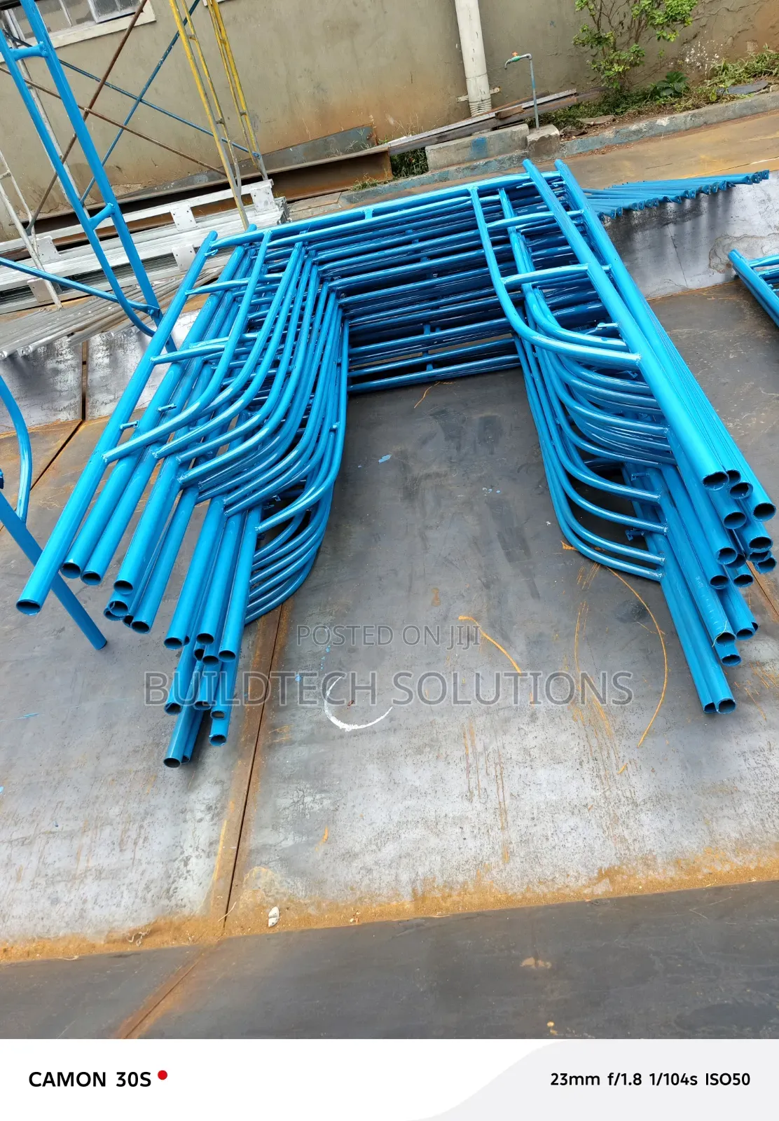 Durable 2m Scaffolding Ladder Wide Platform Safe Construction Use
