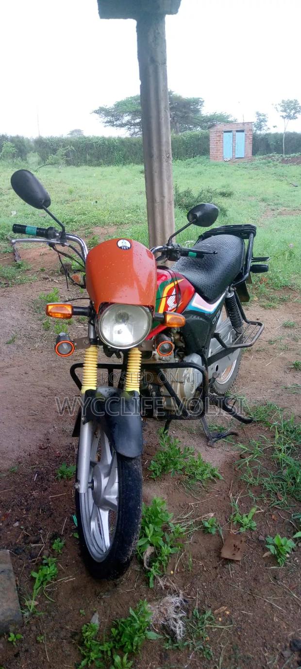 Honda XL 125 2023 Red
