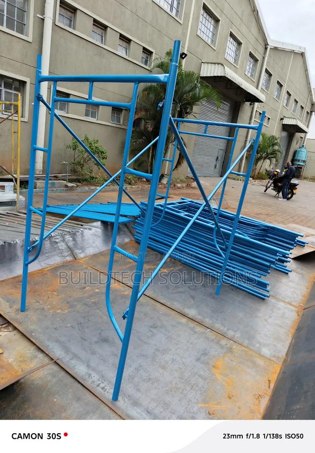 Strong Scaffolding Platform Ladder 2m Height Ideal for Builders