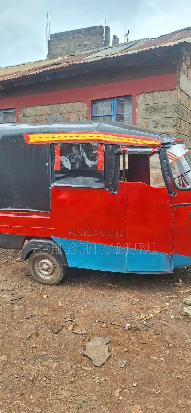 Piaggio Scooter 2022 Red - thumbnail 3