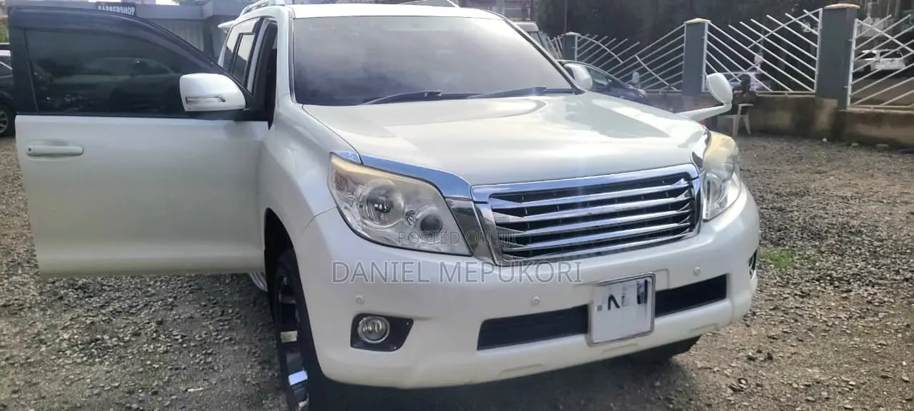 Toyota Land Cruiser Prado 2013 White