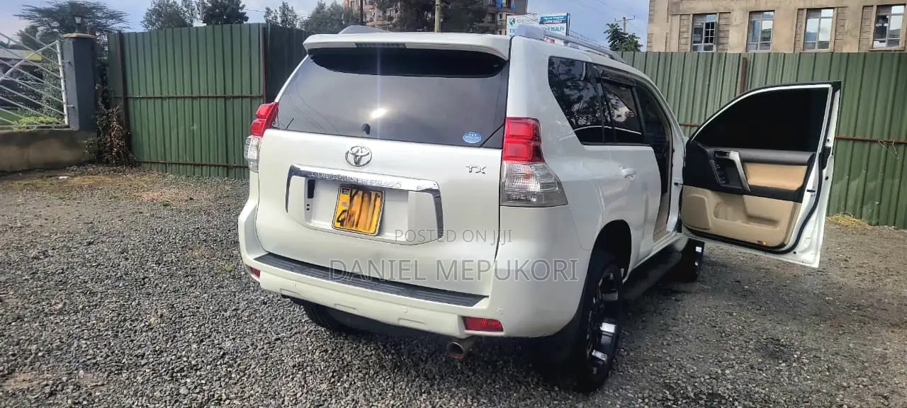Toyota Land Cruiser Prado 2013 White