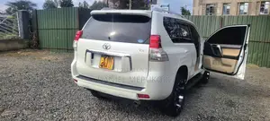 Toyota Land Cruiser Prado 2013 White