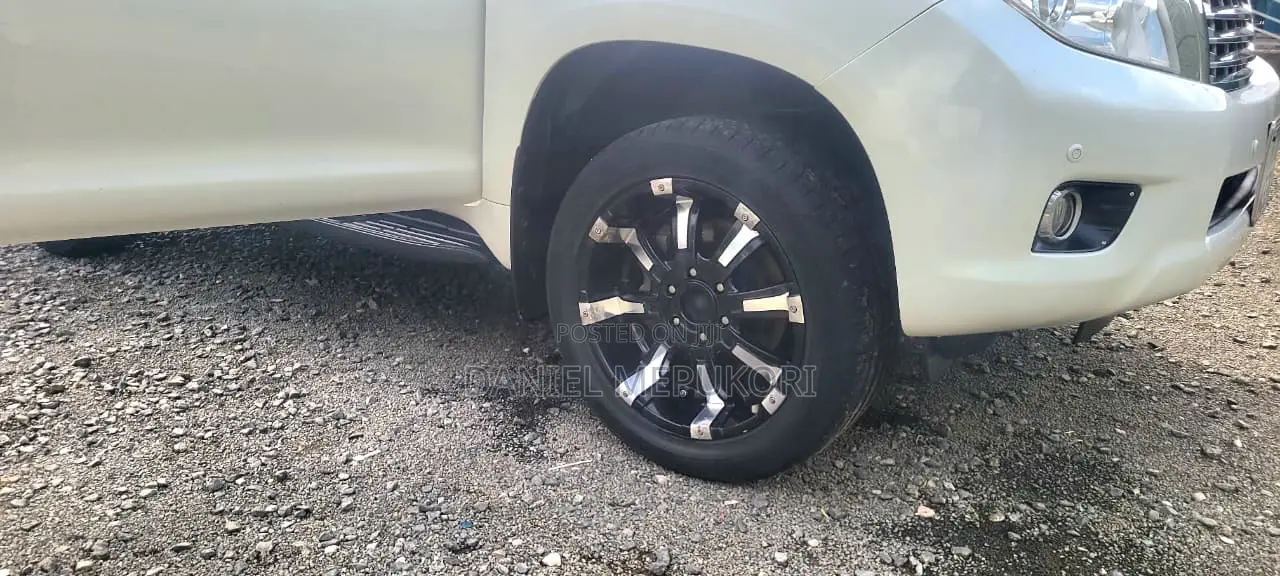 Toyota Land Cruiser Prado 2013 White