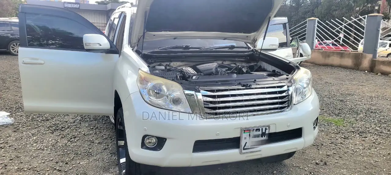 Toyota Land Cruiser Prado 2013 White