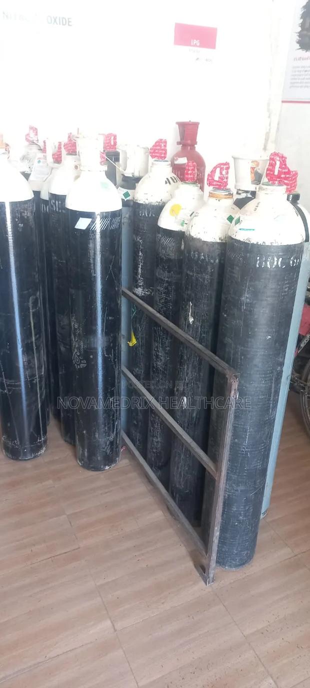 Oxygen Cylinder 10 Litres, Regulator,Flow Meter