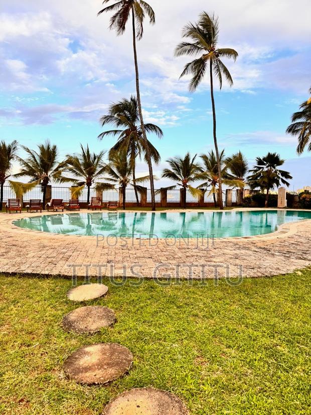 Beachfront 3 Bedroom Nyali | Swimming Pool Ac | Ocean Views