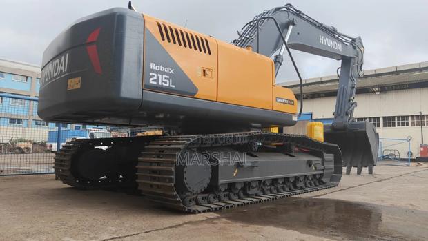 Hyundai 215 Excavator - main view