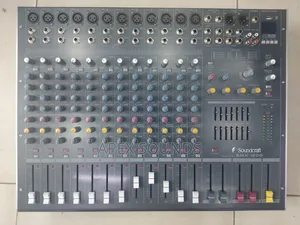 Soundcraft SMX 1200 12channels Plain Mixer