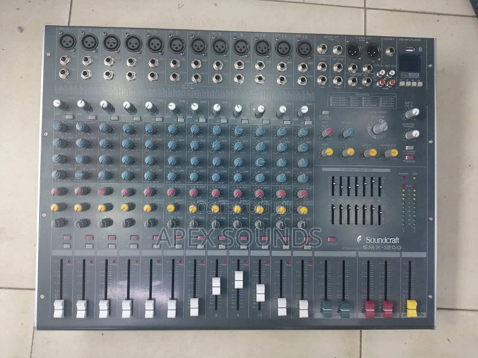 Soundcraft SMX 1200 12channels Plain Mixer