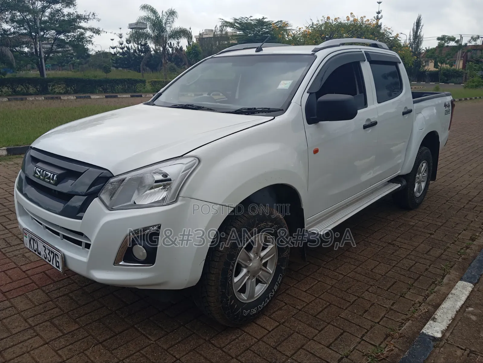 Isuzu D-MAX 2016 White