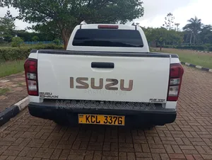 Isuzu D-MAX 2016 White