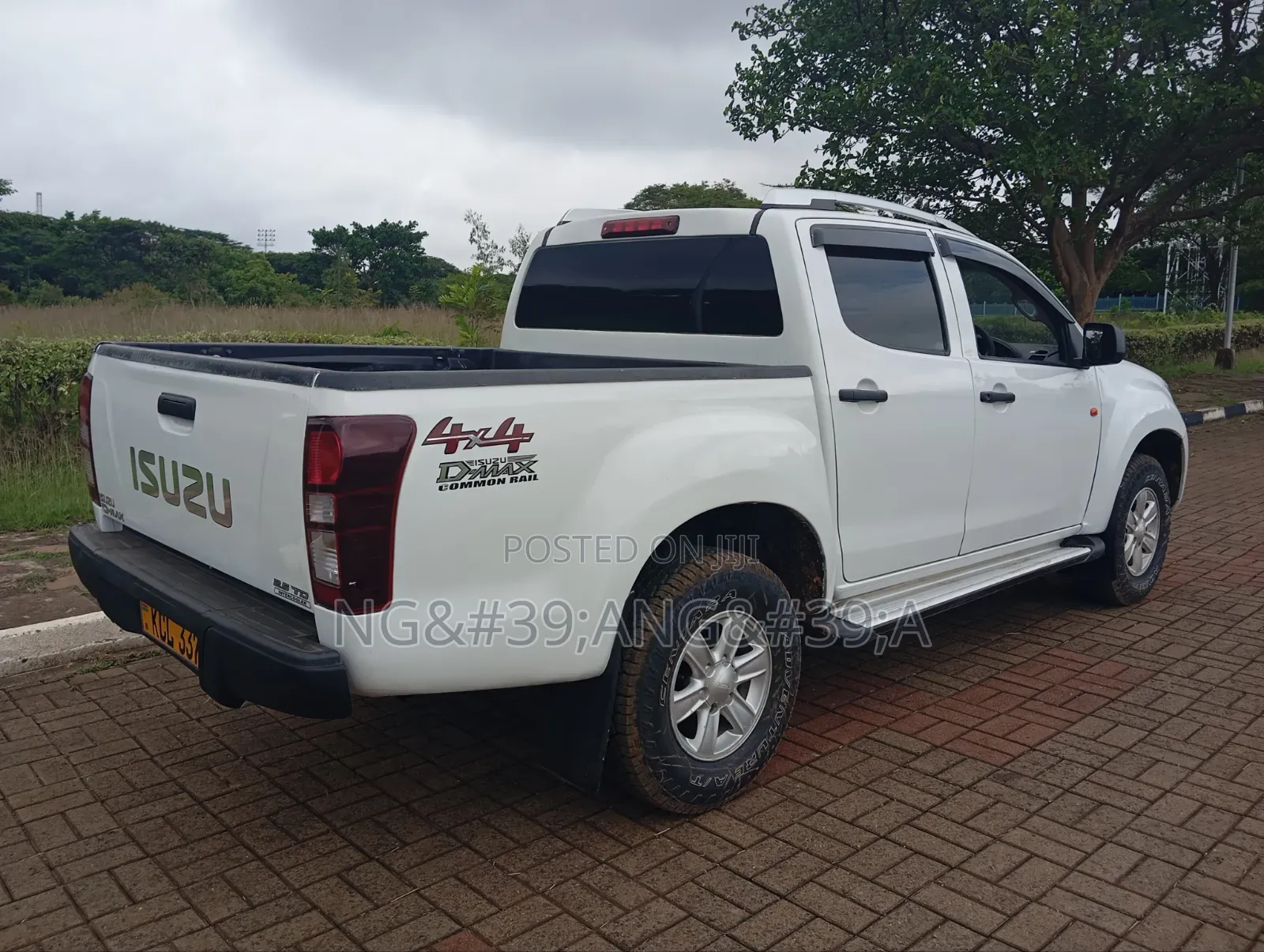 Isuzu D-MAX 2016 White