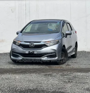 Honda Fit Shuttle 1.5 Hybrid 2WD 2019 Silver