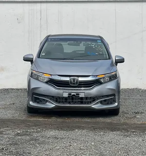 Honda Fit Shuttle 1.5 Hybrid 2WD 2019 Silver