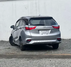 Honda Fit Shuttle 1.5 Hybrid 2WD 2019 Silver