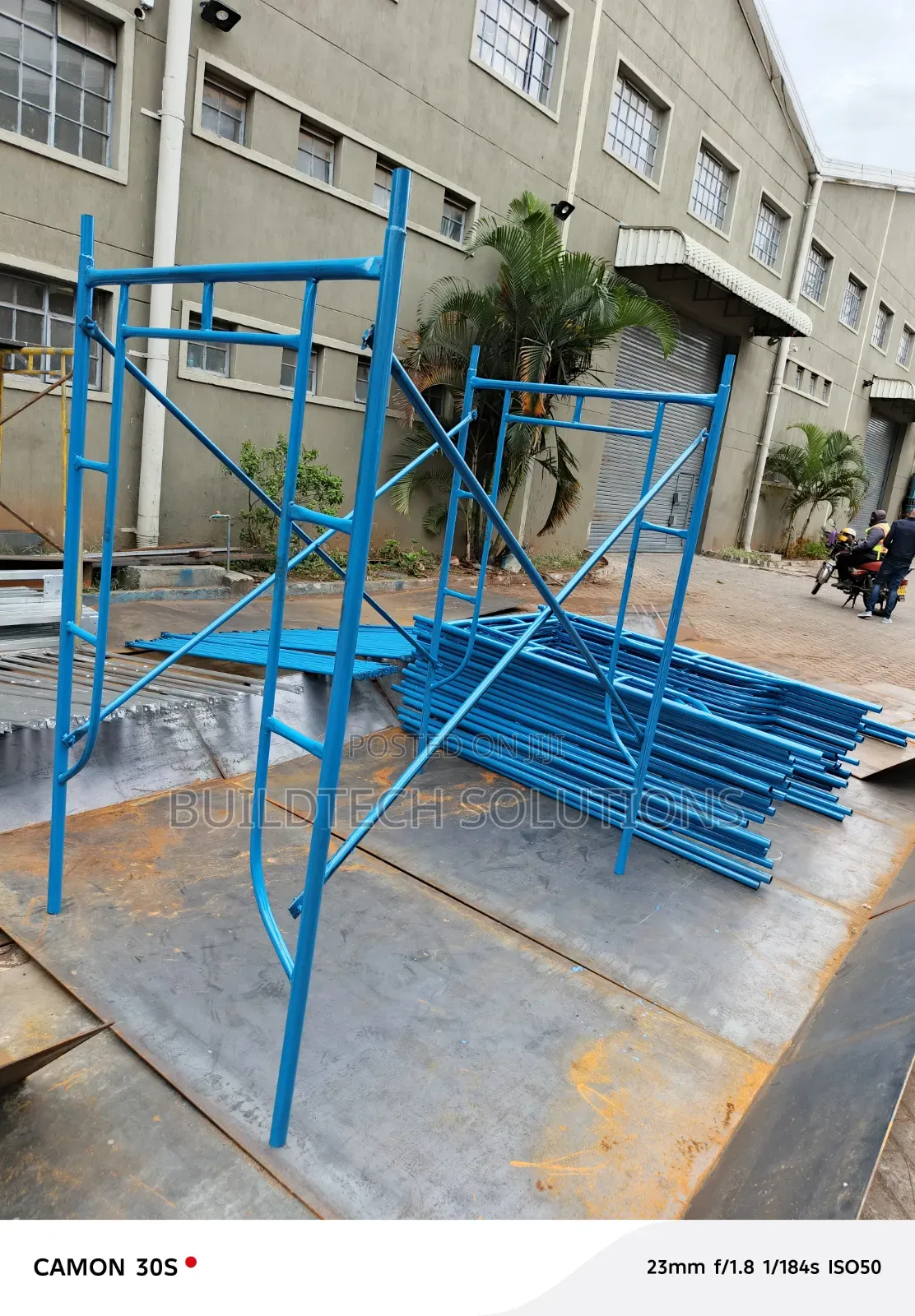 Heavy Duty 2m Scaffolding Ladder Perfect for Construction Sites