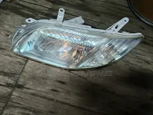 Headlight Toyota/Axio Non - Xenon