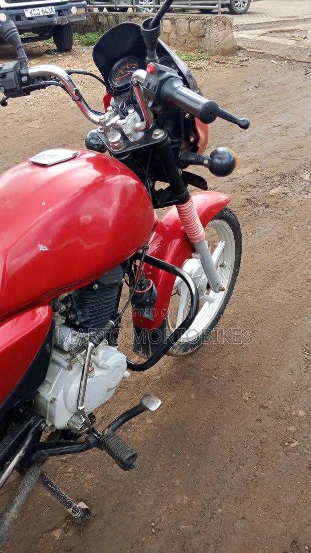 Bajaj Boxer 150 UG 2023 Red