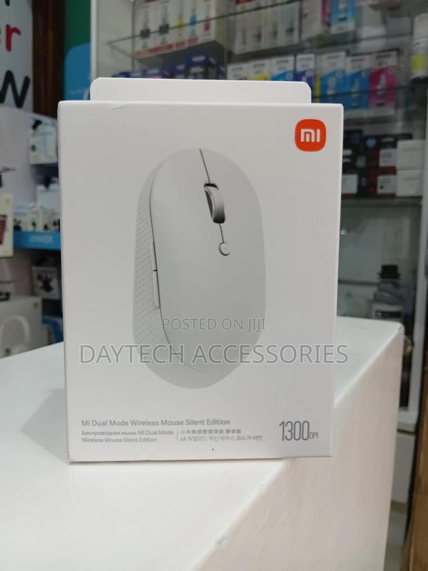 The Xiaomi Mi Dual Mode Wireless Mouse Silent Edition. - thumbnail 3