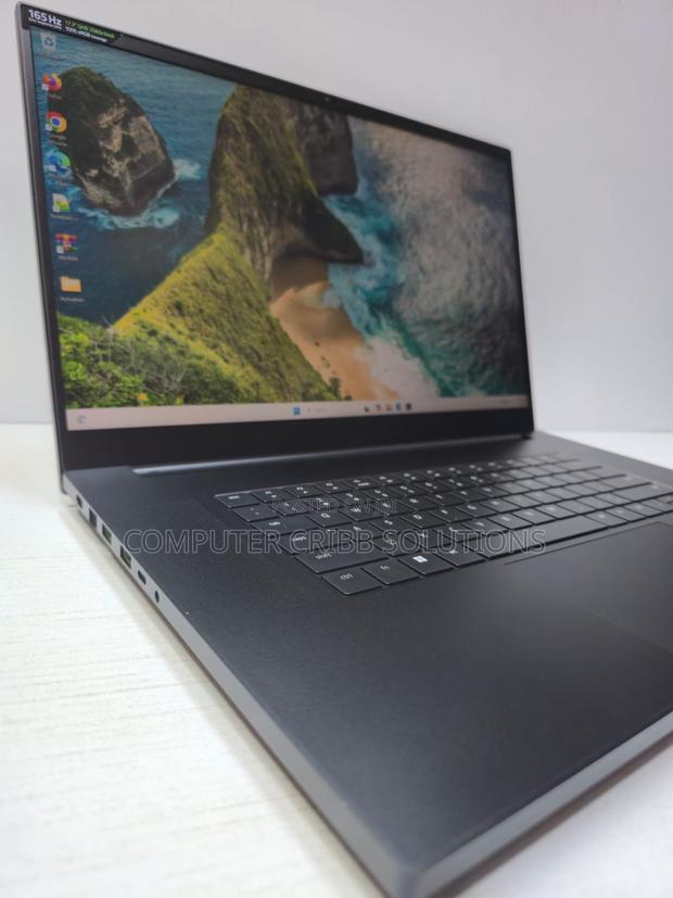 Laptop Razer Blade 16GB Intel Core i7 SSD 1T - thumbnail 2