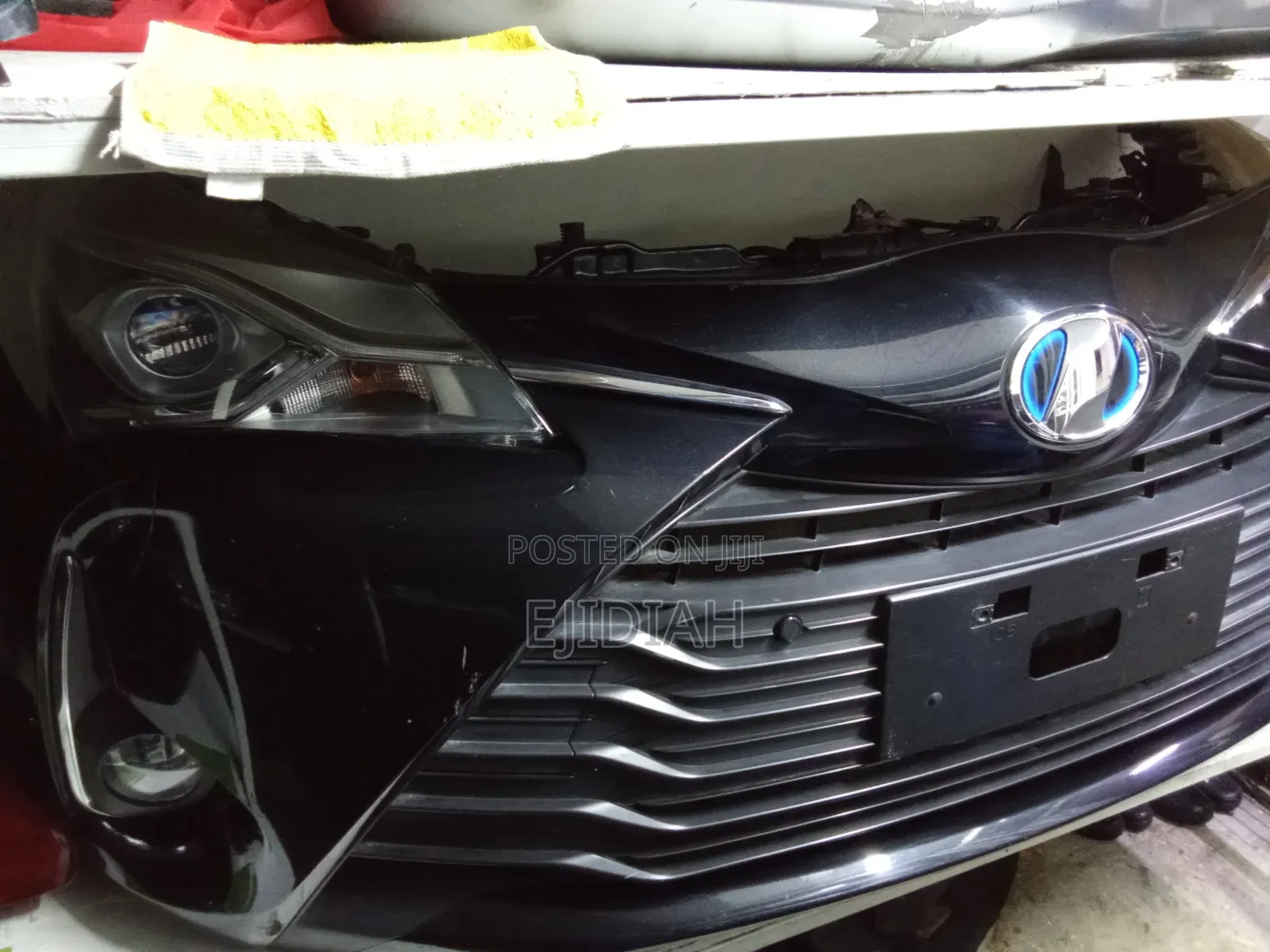 Vitz Nosecut 2018