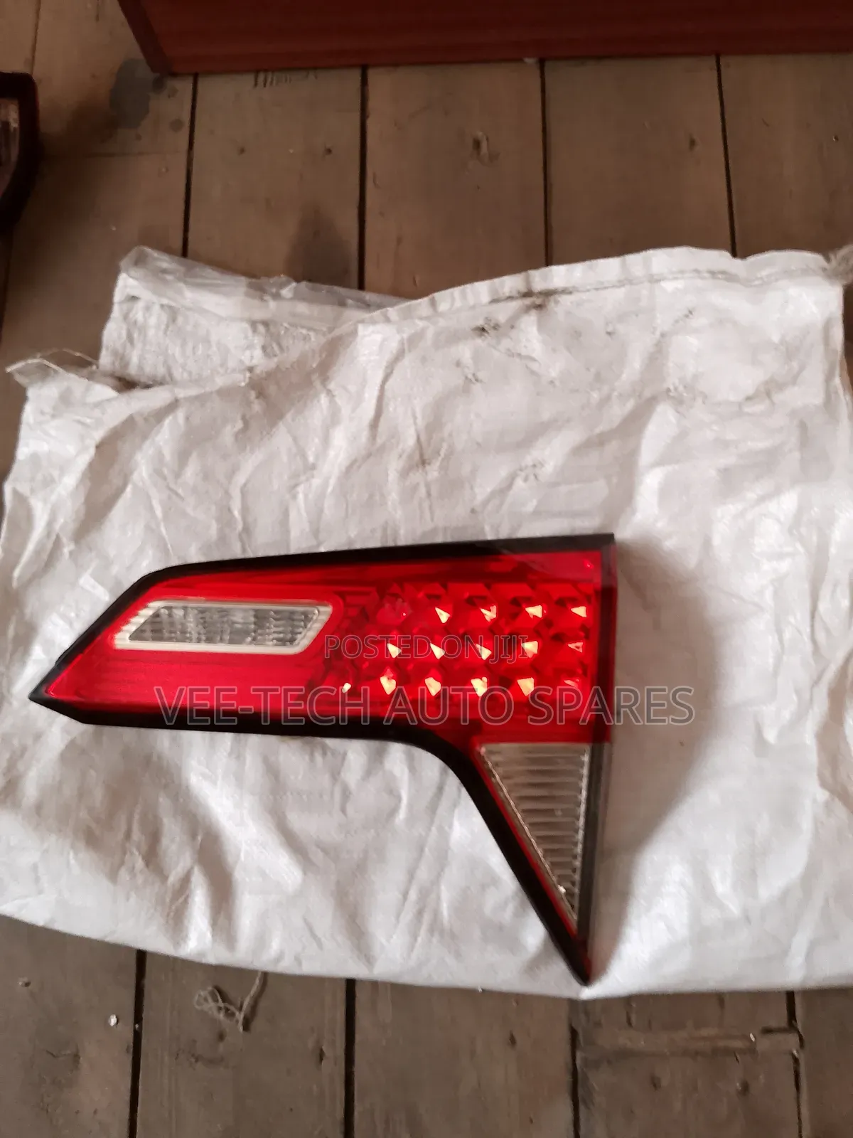 Honda Vezzel Boot Light 2010