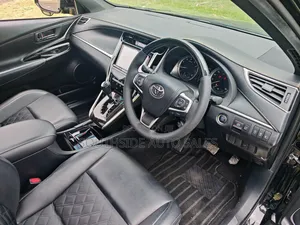Toyota Harrier 2.0 2019 Black