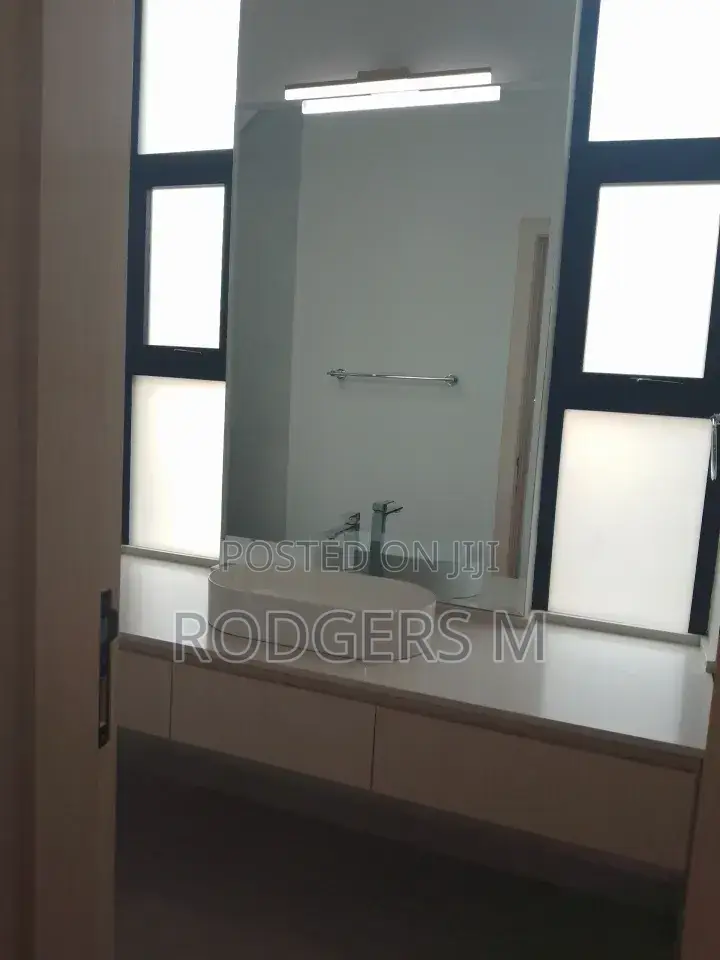 7bdrm Townhouse / Terrace in Muthangari for rent