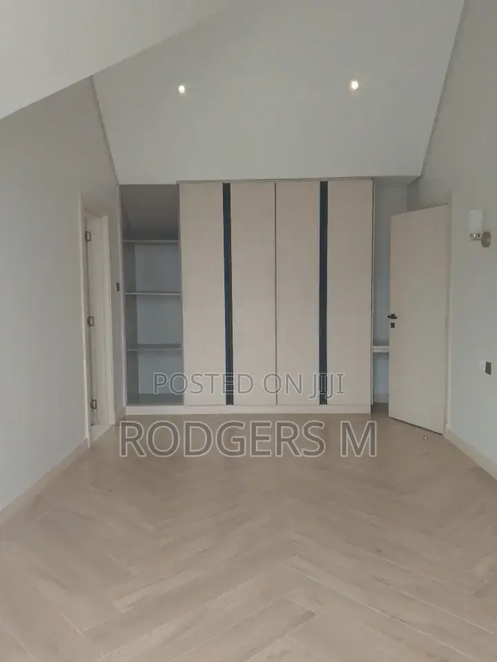 7bdrm Townhouse / Terrace in Muthangari for rent