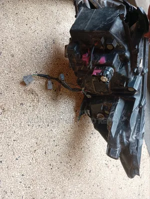 Voxy Headlight Right Hand Side
