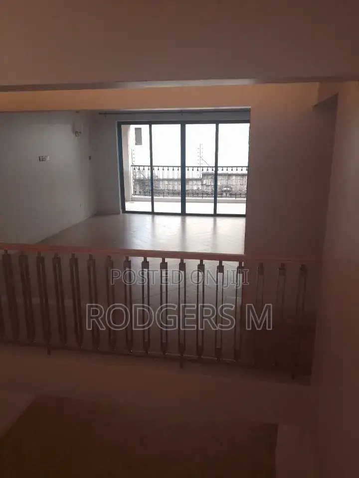 7bdrm Townhouse / Terrace in Muthangari for rent