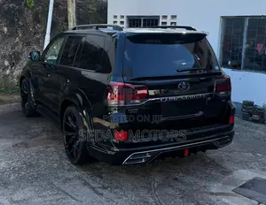 Toyota Land Cruiser 4.6 V8 ZX 2019 Black