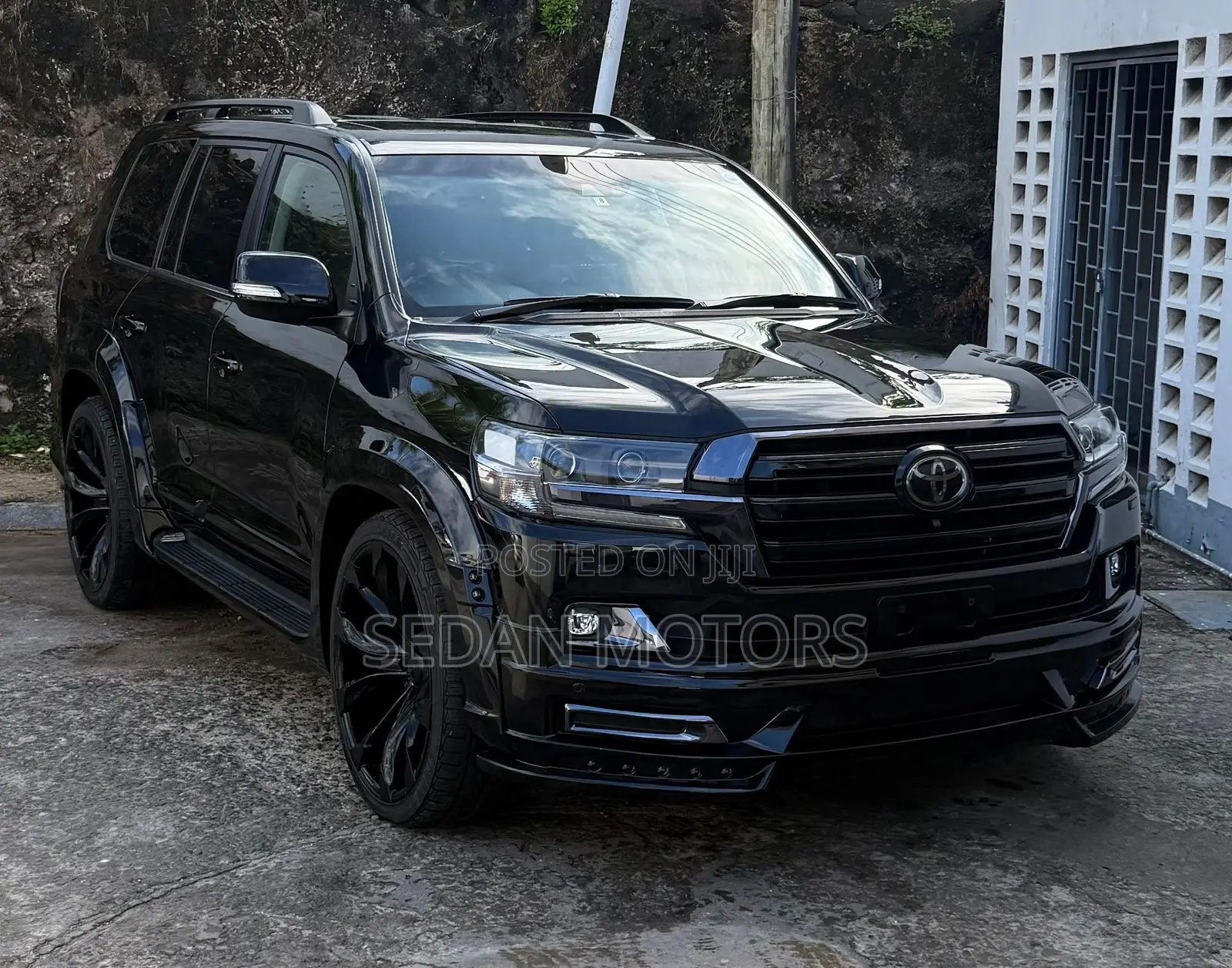 Toyota Land Cruiser 4.6 V8 ZX 2019 Black