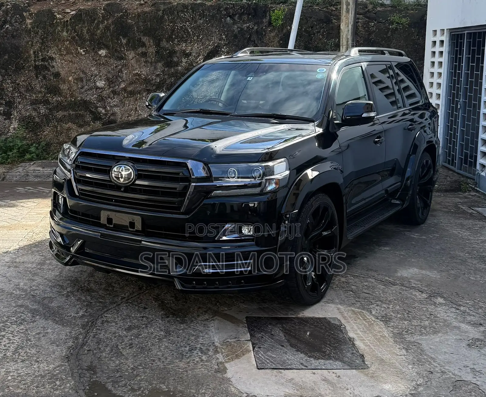 Toyota Land Cruiser 4.6 V8 ZX 2019 Black