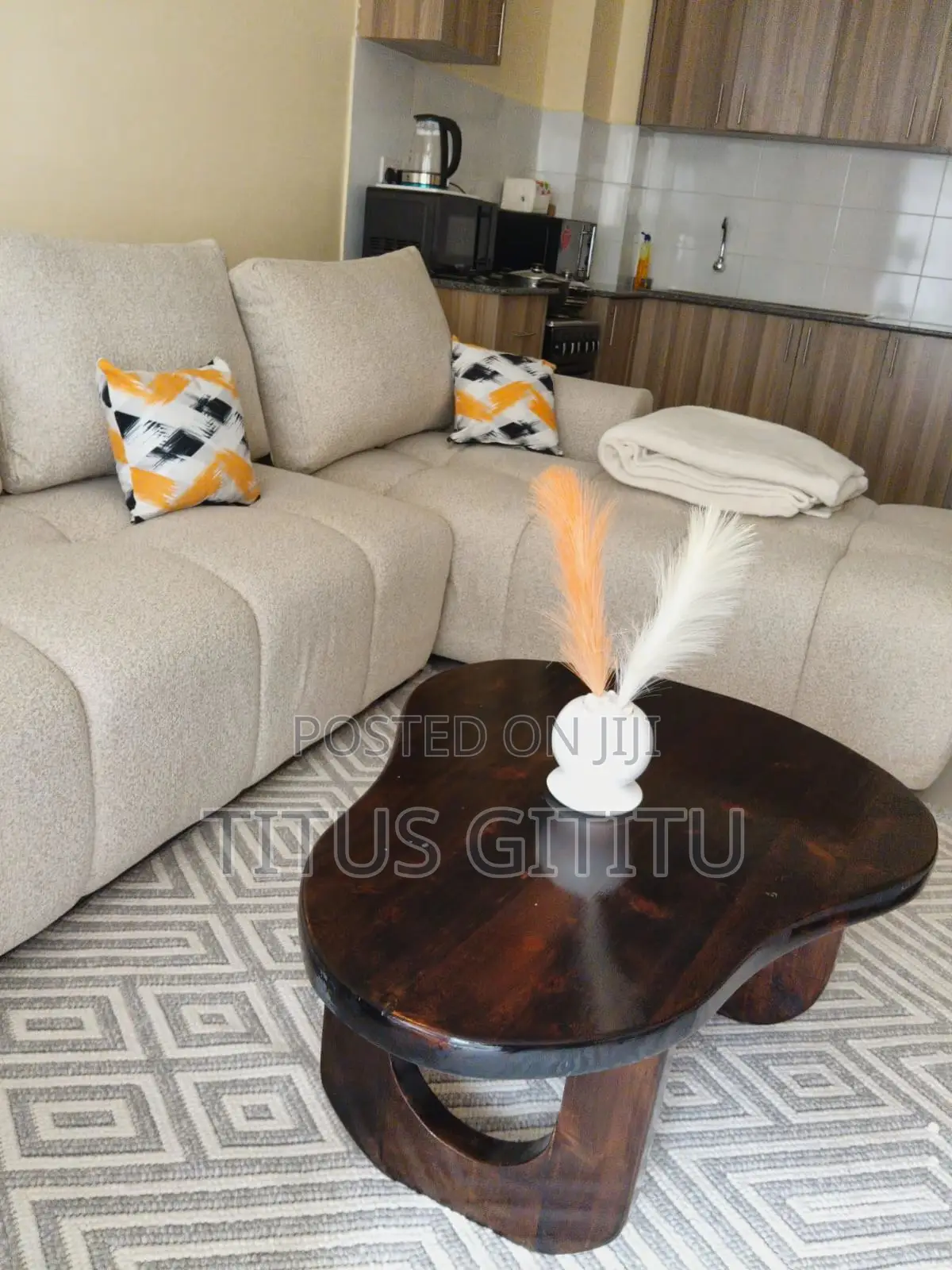 Spacious 1 Bedroom Ngara | Balcony Town View | Parking | Near CBD |