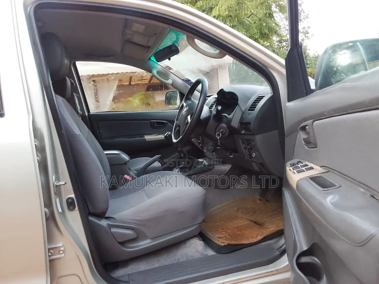 Toyota Hilux 2013 Silver