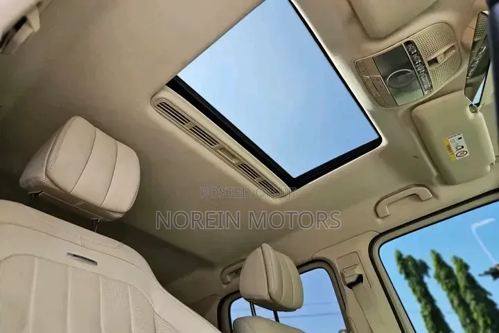 Mercedes-Benz G-Class 2019 Off white
