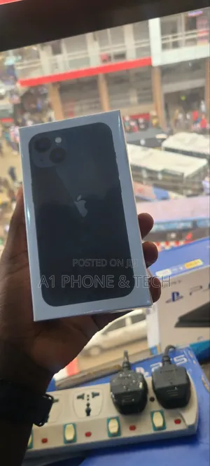 New Apple iPhone 13 128 GB Black