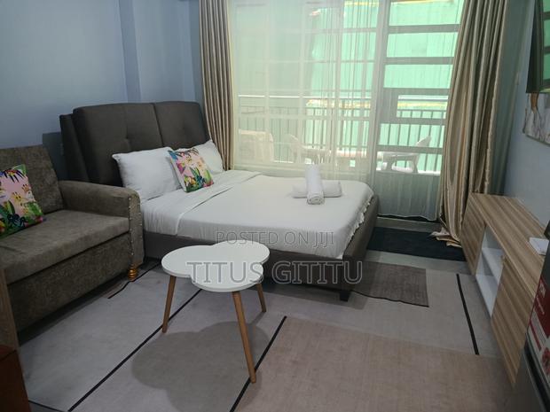 Cozy Studio Ngara | Balcony Town View | Parking | 5 Mins to CBD | - thumbnail 5