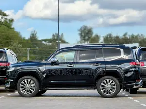 Toyota Land Cruiser 3.3 Diesel 4WD 2022 Black