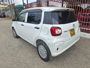 Toyota Passo 2017 White