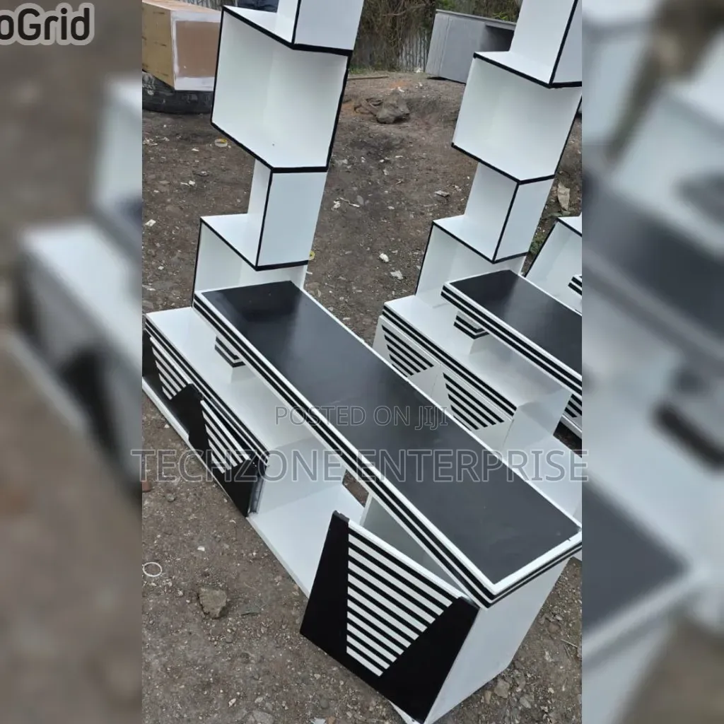 Quality Tv Stand With Led Lights and Inbuilt Decor Stand 