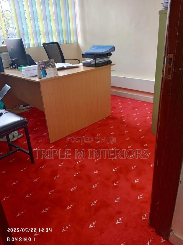 Office Executive Dotted Wall-to-Wall Carpet